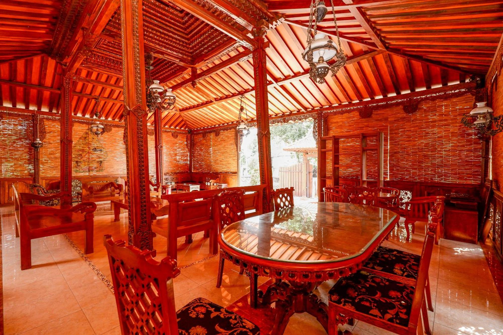 Oyo 2327 Pagsis Village Klaten Exterior foto